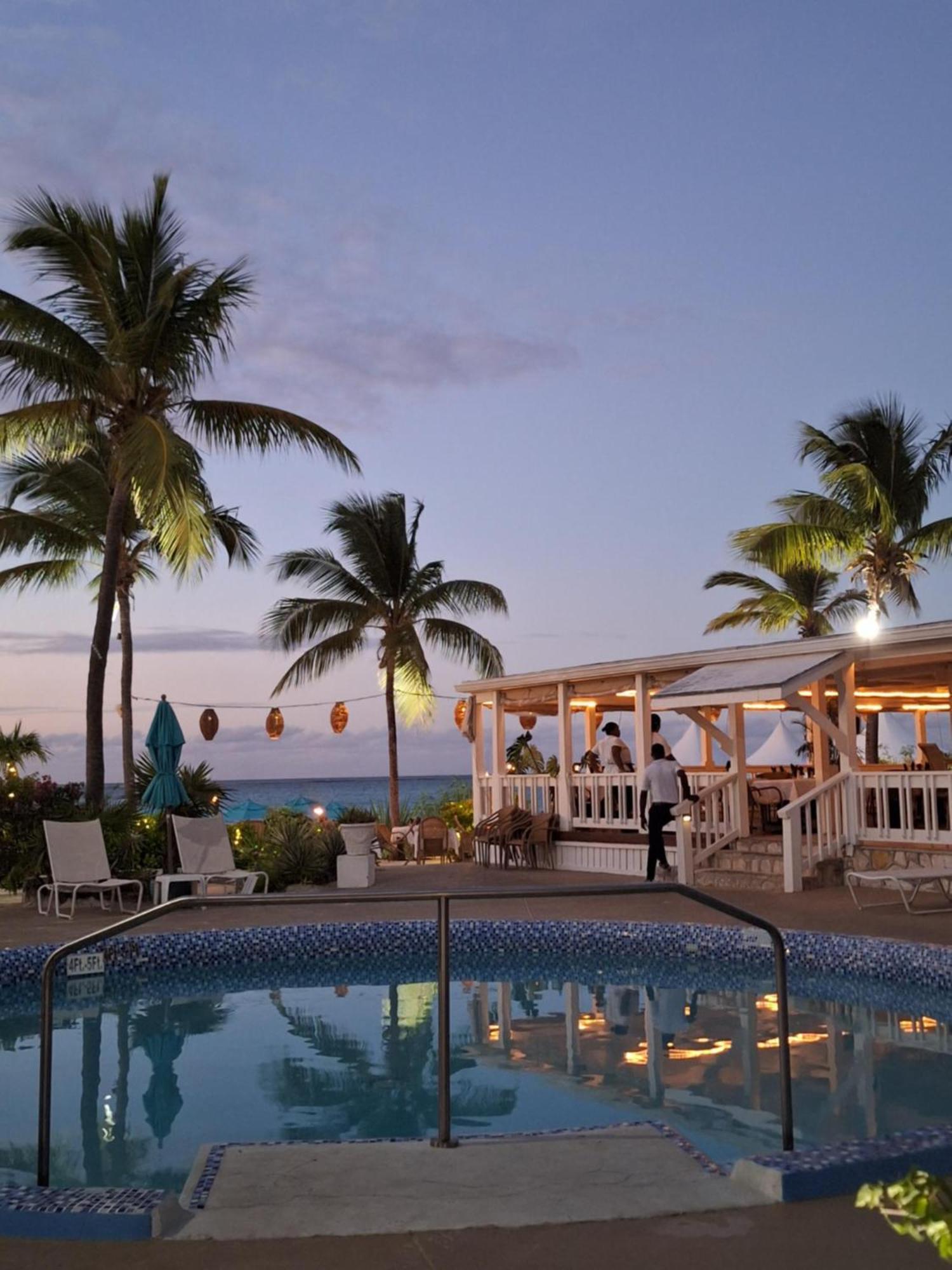 Sibonne Beach Hotel Grace Bay Kültér fotó