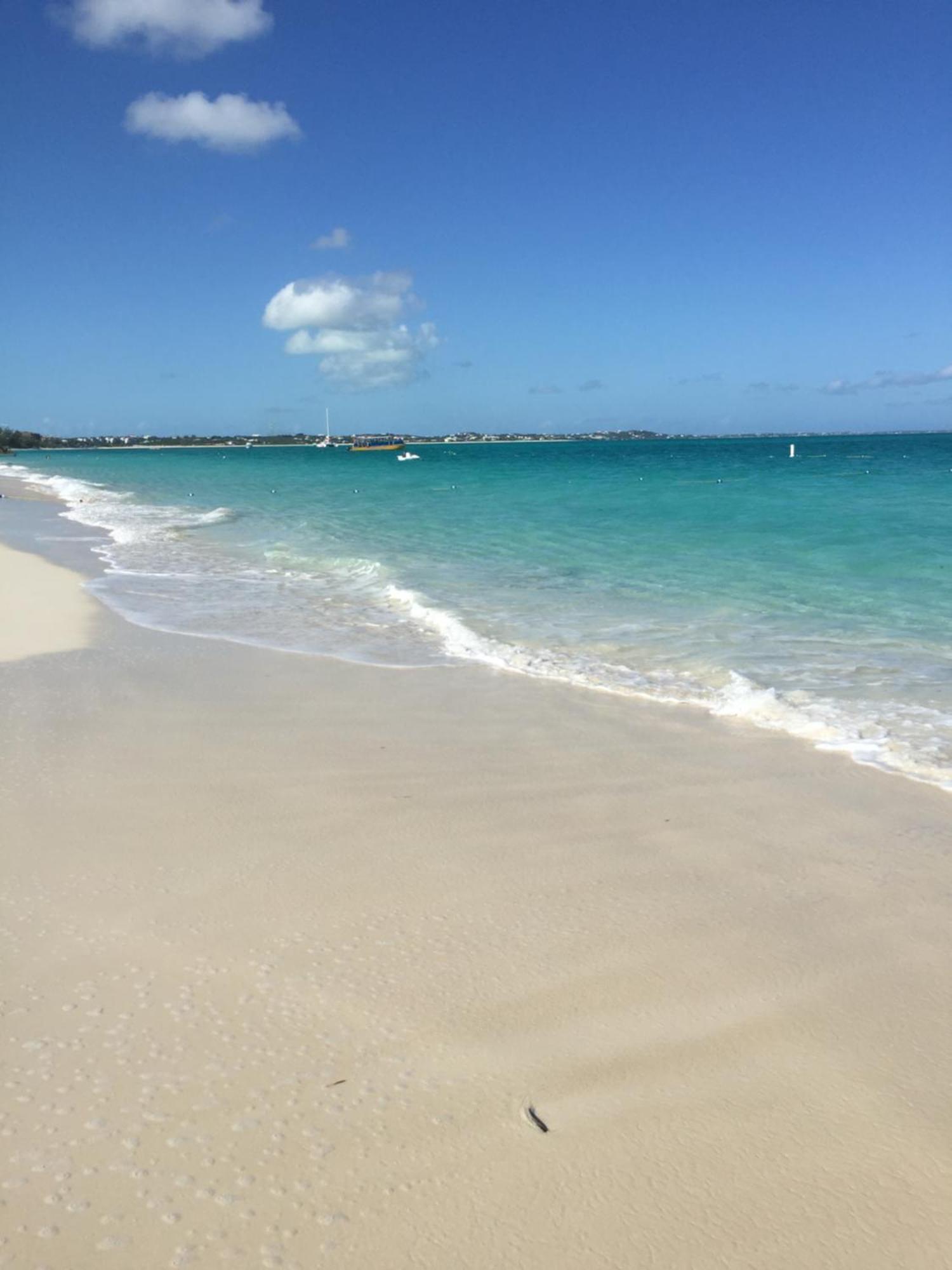 Sibonne Beach Hotel Grace Bay Kültér fotó