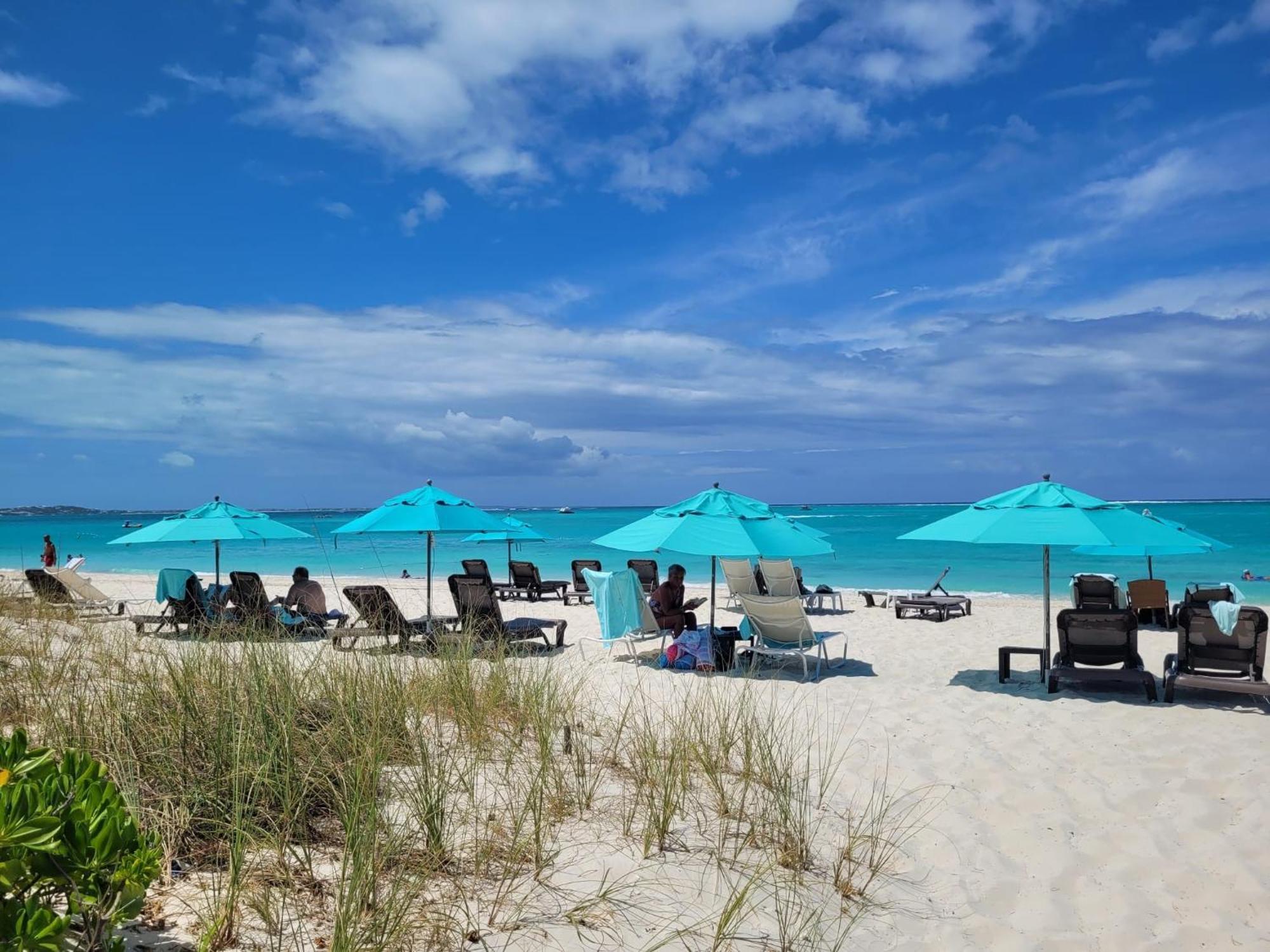 Sibonne Beach Hotel Grace Bay Kültér fotó