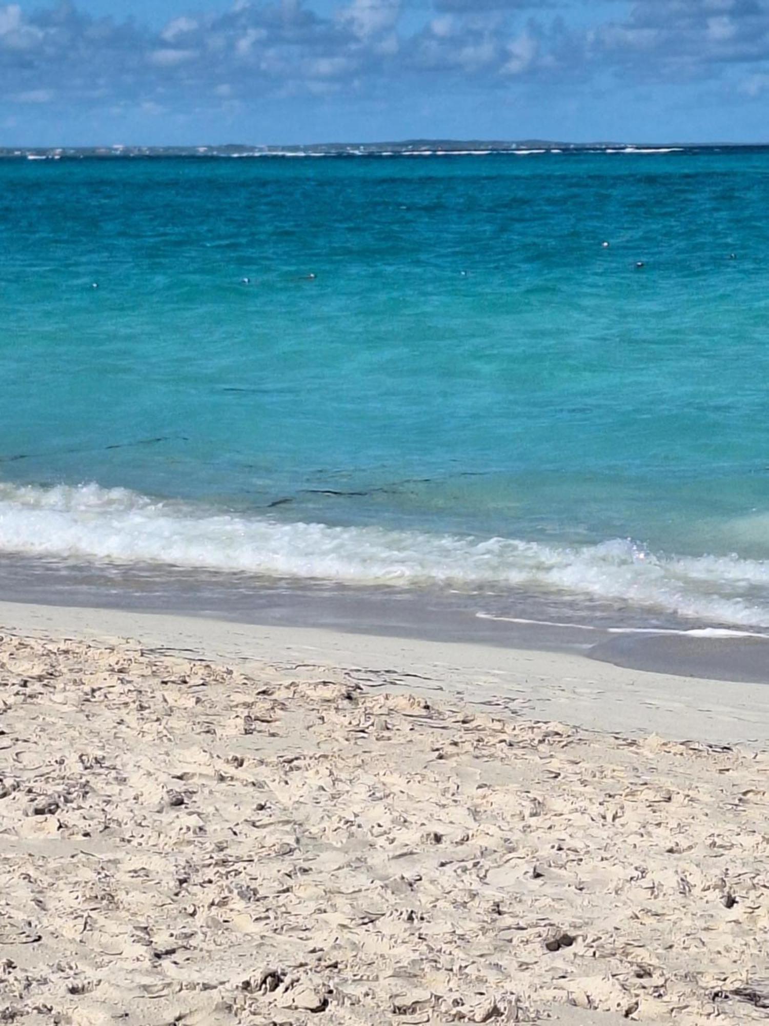 Sibonne Beach Hotel Grace Bay Kültér fotó